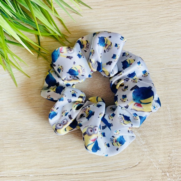 Minions Silk Scrunchie - Picture 1 of 3